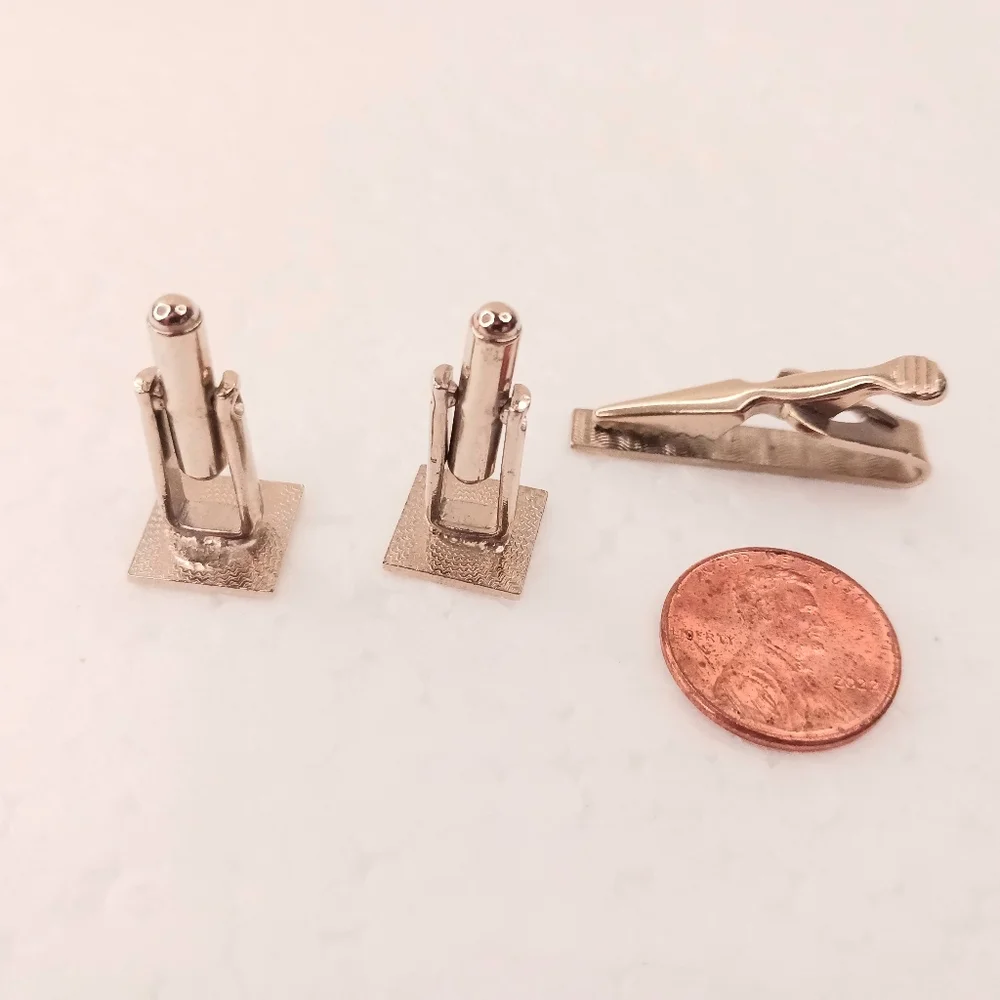Cufflinks Tie Clip Set Mid-Century Modern Gold Tone Etched Rectangles Graphics.